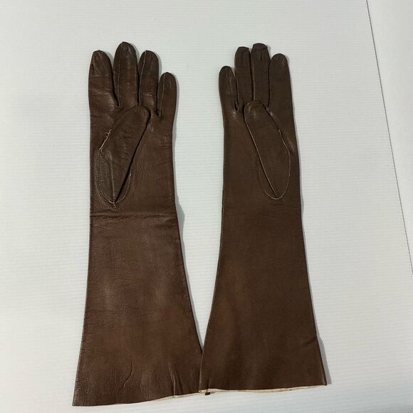 Elegant Brown Leather Gloves - Picture 3 of 7